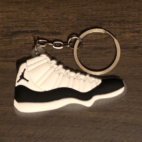 Jordan Accessories - Jordan Retro 11 Concord Keychain